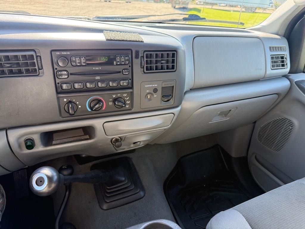 Ford F-250 SD XL SuperCab 4WD 2004
