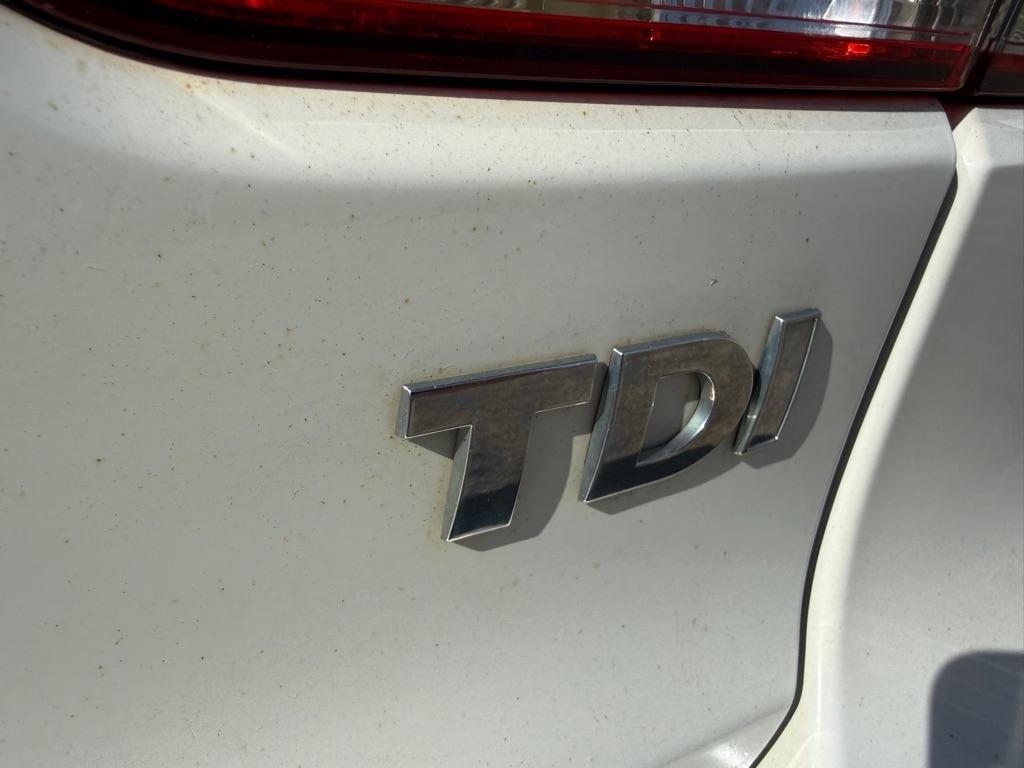 Volkswagen Golf 2.0L TDI w/Tech Package 4 Door 2014