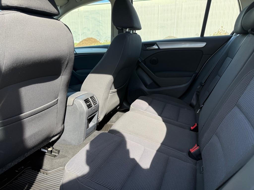 Volkswagen Golf 2.0L TDI w/Tech Package 4 Door 2014