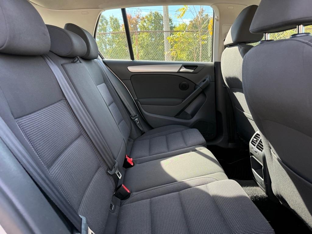 Volkswagen Golf 2.0L TDI w/Tech Package 4 Door 2014