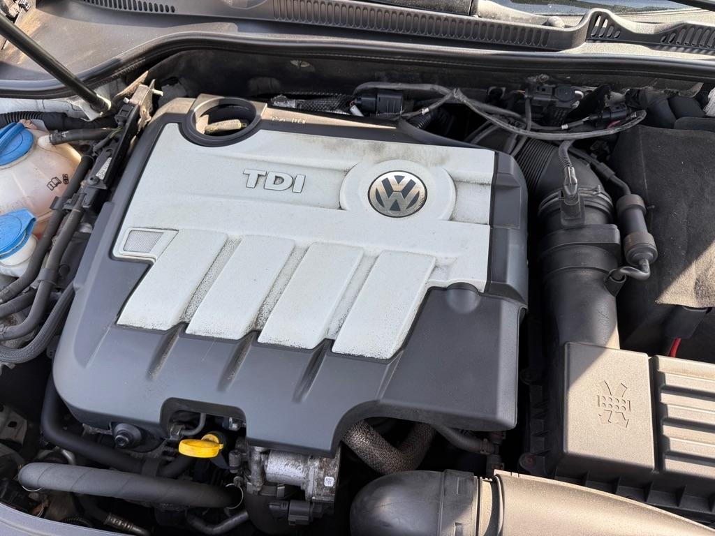 Volkswagen Golf 2.0L TDI w/Tech Package 4 Door 2014