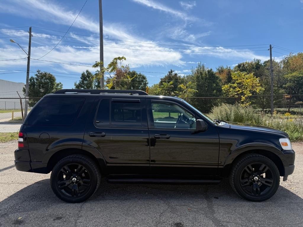 Ford Explorer XLT 4.0L AWD 2010