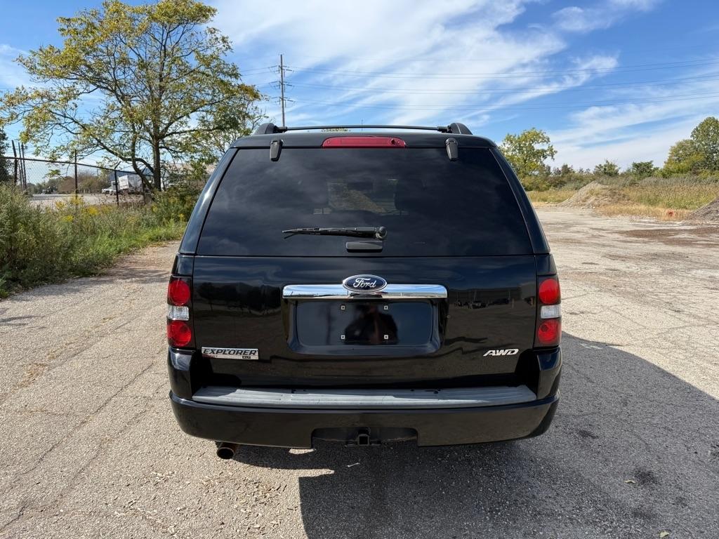 Ford Explorer XLT 4.0L AWD 2010