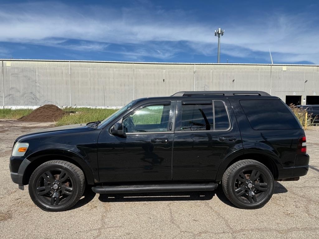 Ford Explorer XLT 4.0L AWD 2010