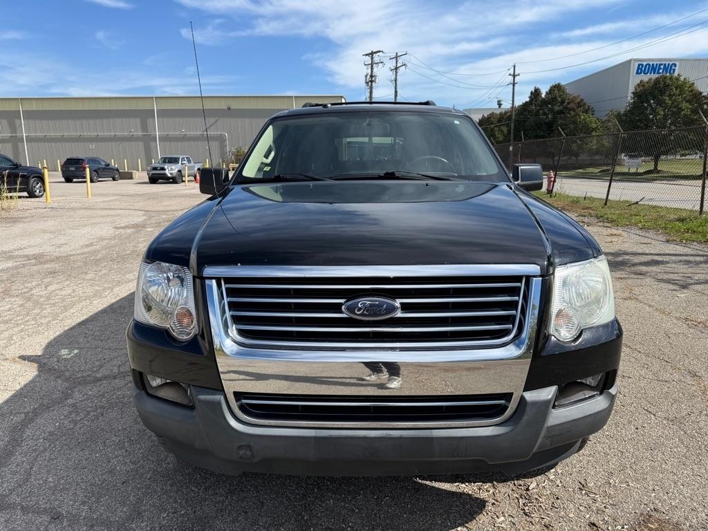 Ford Explorer XLT 4.0L AWD 2010