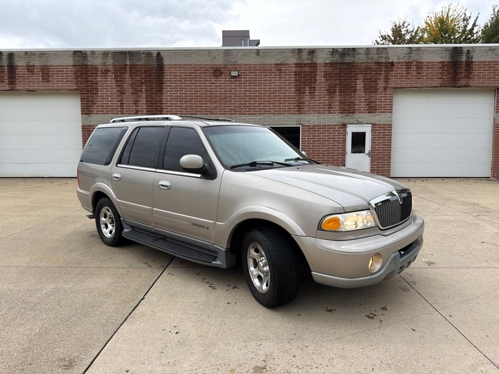 Lincoln Navigator 2WD 2002