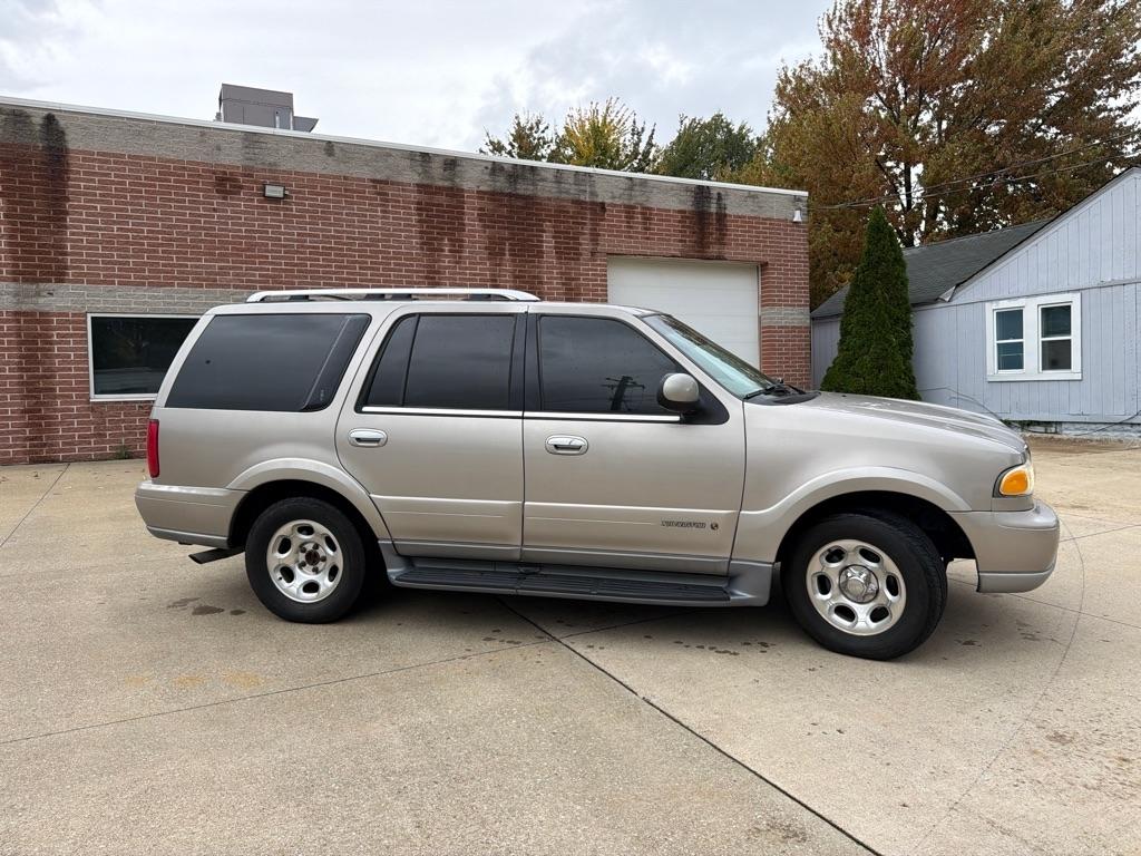 Lincoln Navigator 2WD 2002