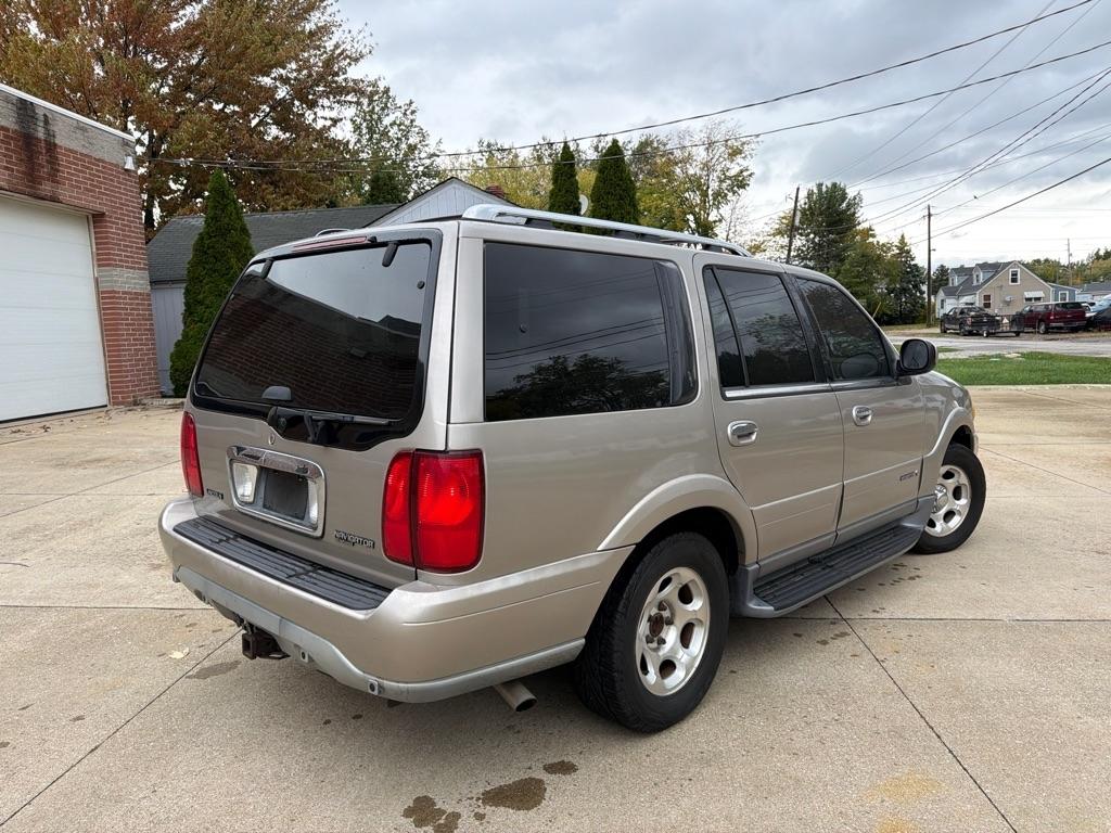 Lincoln Navigator 2WD 2002