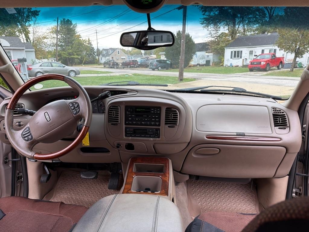 Lincoln Navigator 2WD 2002