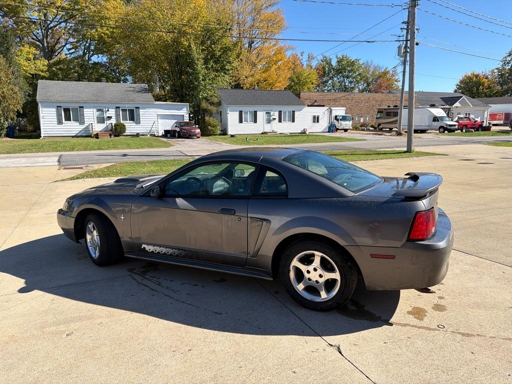 Ford Mustang Standard Coupe 2003