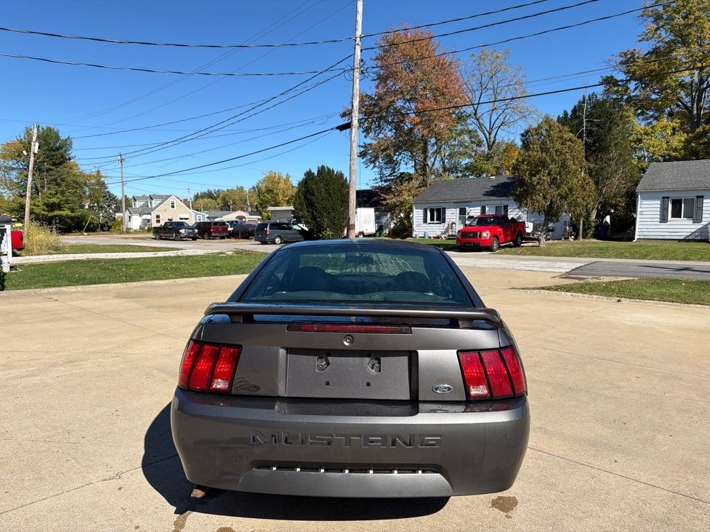 Ford Mustang Standard Coupe 2003