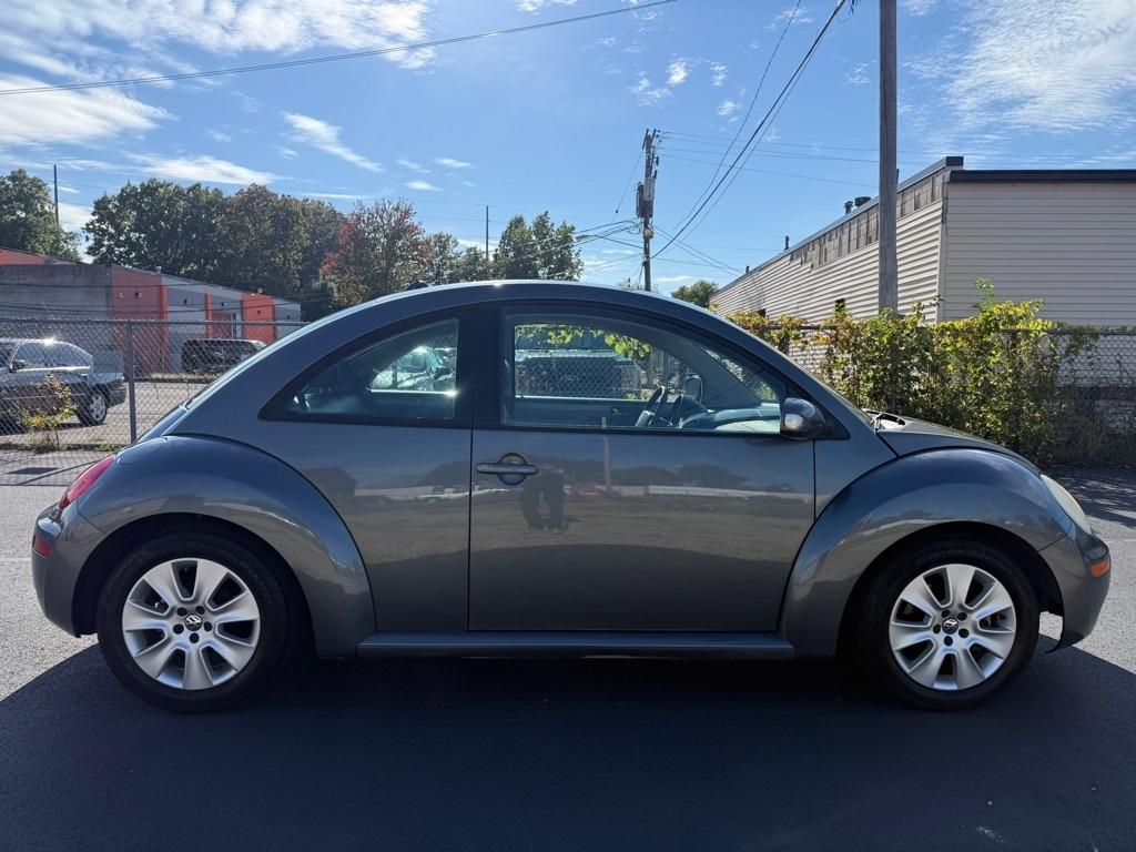Volkswagen New Beetle S 2008
