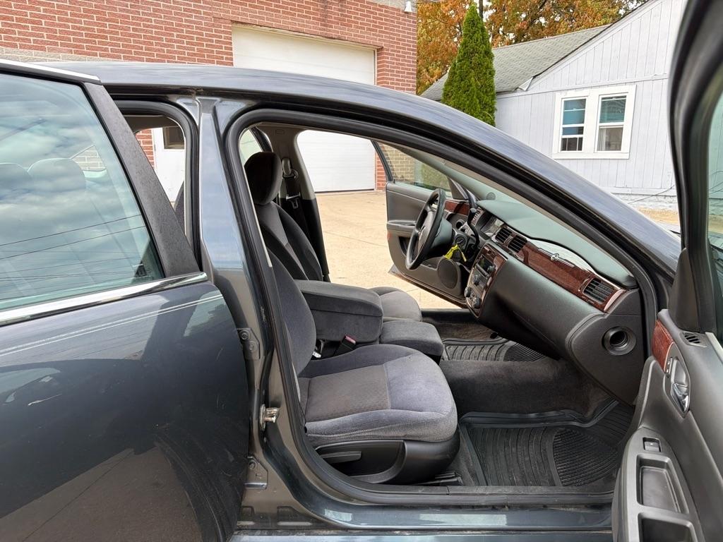 Chevrolet Impala LS 2010