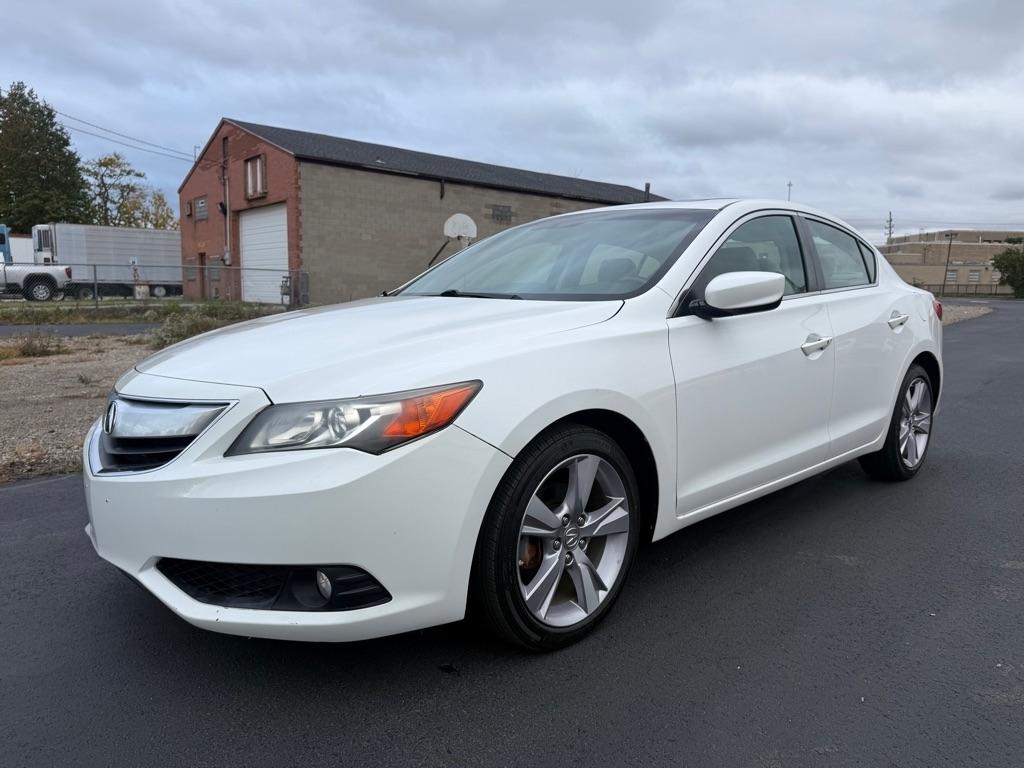 Acura ILX 5-Spd AT w/ Premium Package 2013