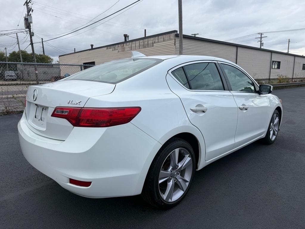 Acura ILX 5-Spd AT w/ Premium Package 2013