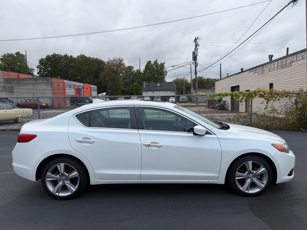 Acura ILX 5-Spd AT w/ Premium Package 2013