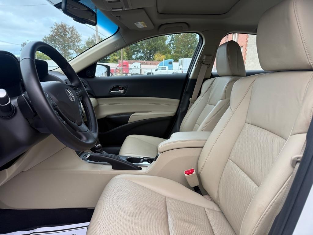 Acura ILX 5-Spd AT w/ Premium Package 2013