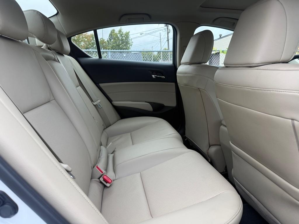 Acura ILX 5-Spd AT w/ Premium Package 2013