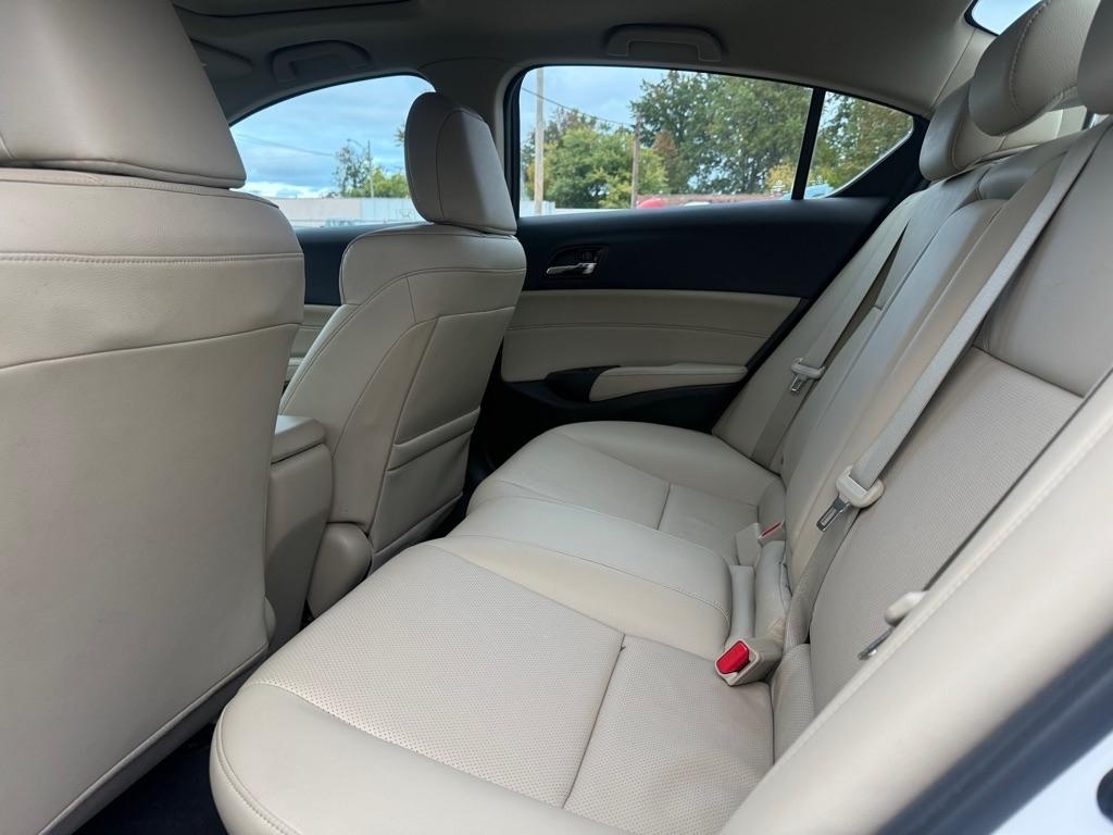 Acura ILX 5-Spd AT w/ Premium Package 2013