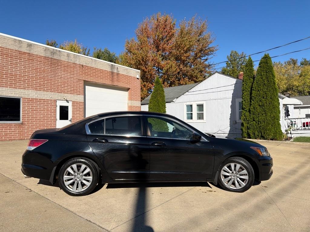 Honda Accord EX Sedan AT 2011