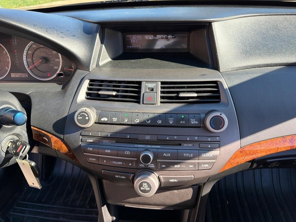 Honda Accord EX Sedan AT 2011