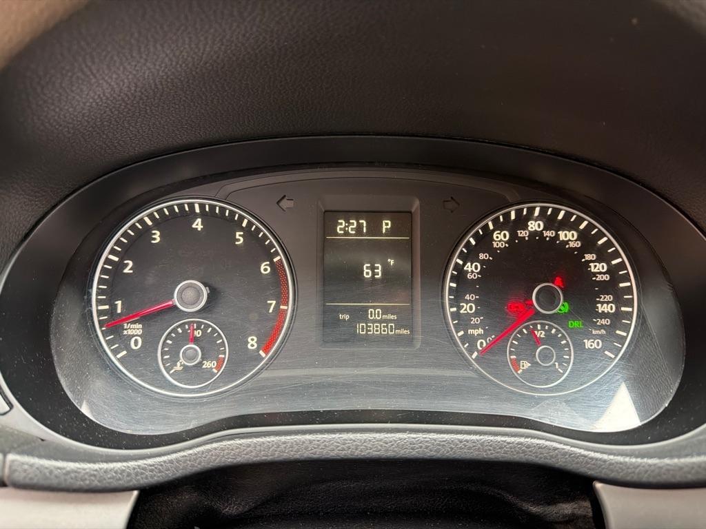 Volkswagen Passat 2.5L S W/Appearance 2013
