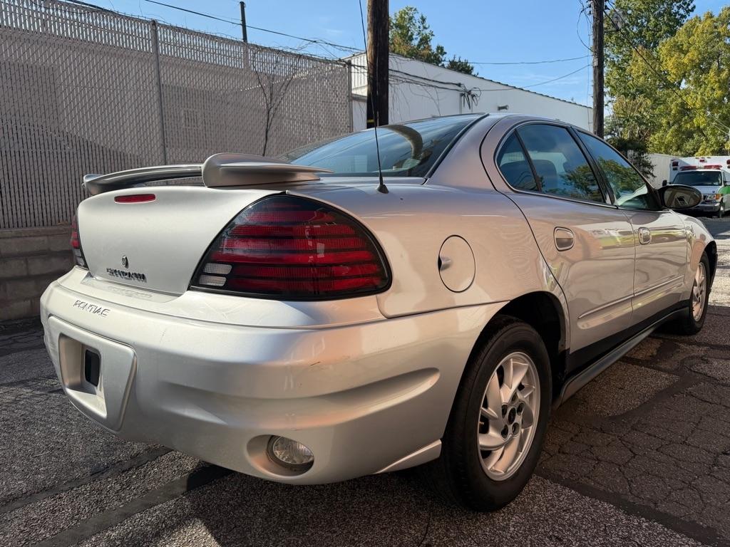 Pontiac Grand Am SE Sedan 2004
