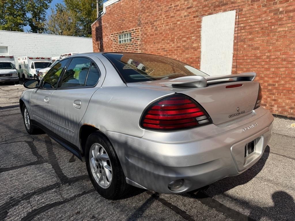 Pontiac Grand Am SE Sedan 2004