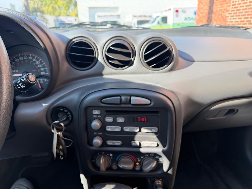 Pontiac Grand Am SE Sedan 2004