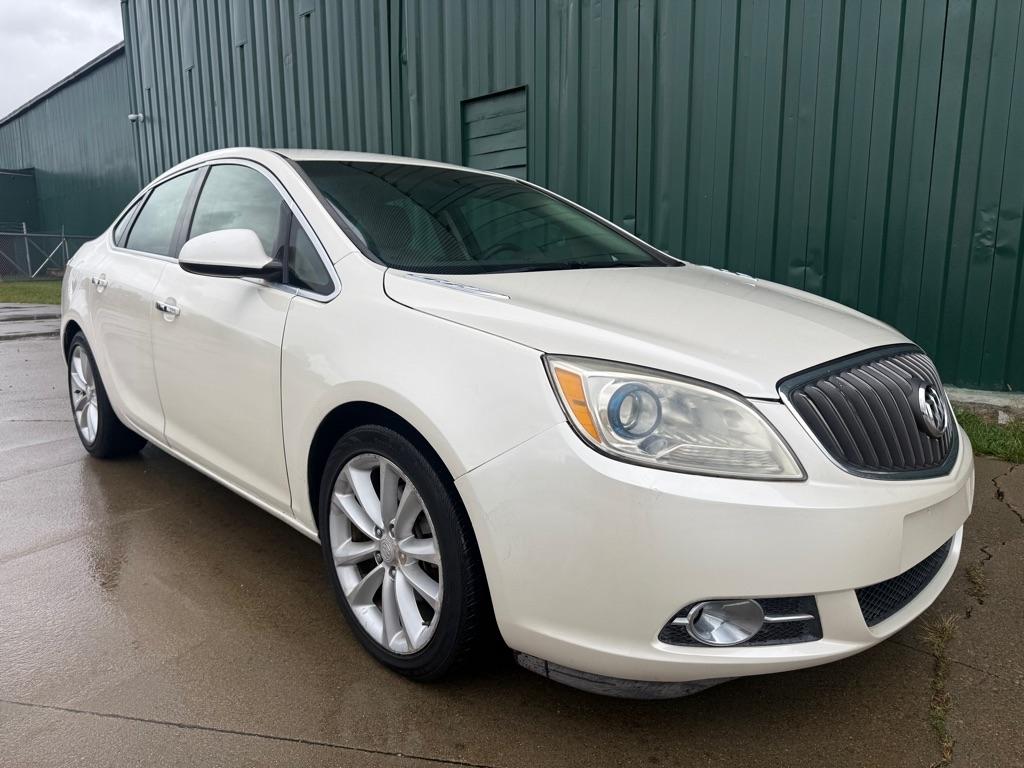 Buick Verano Base 2012
