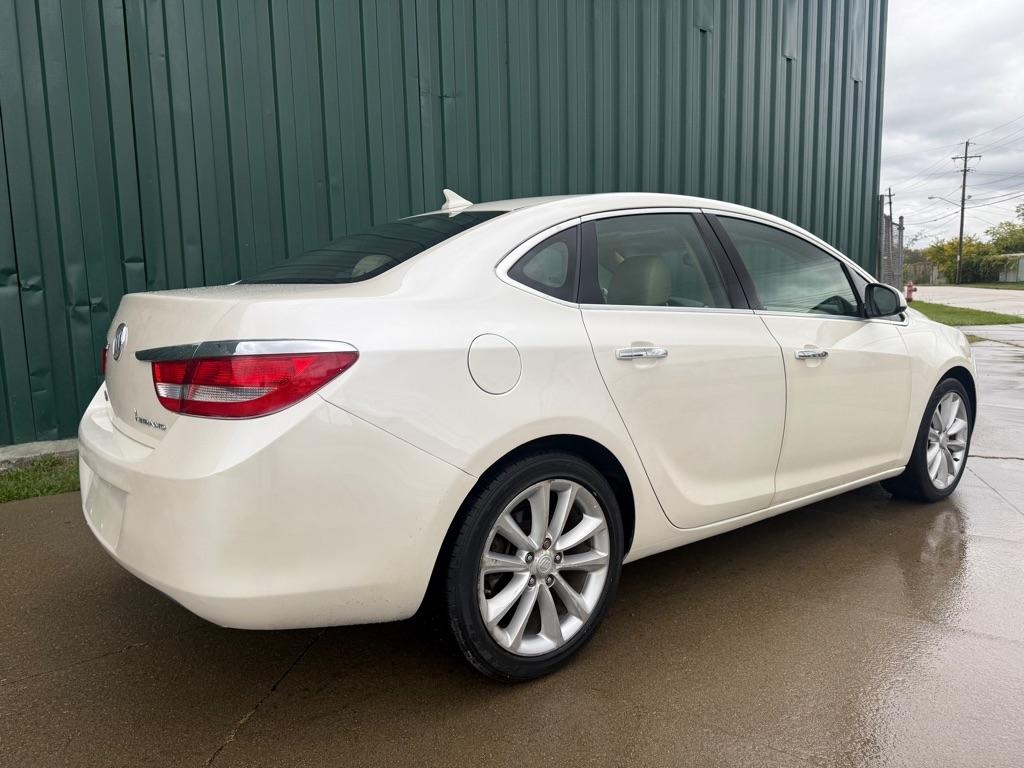 Buick Verano Base 2012