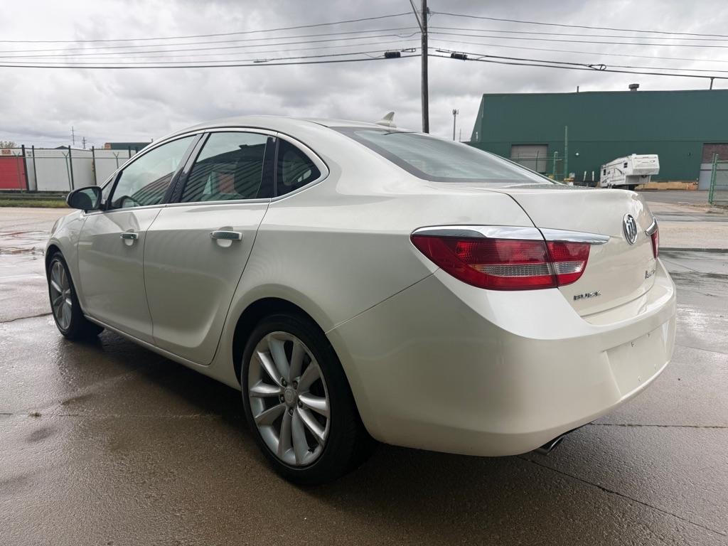 Buick Verano Base 2012