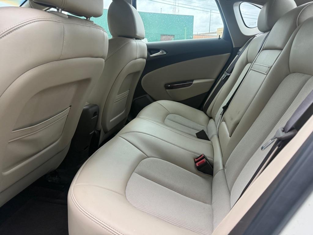 Buick Verano Base 2012