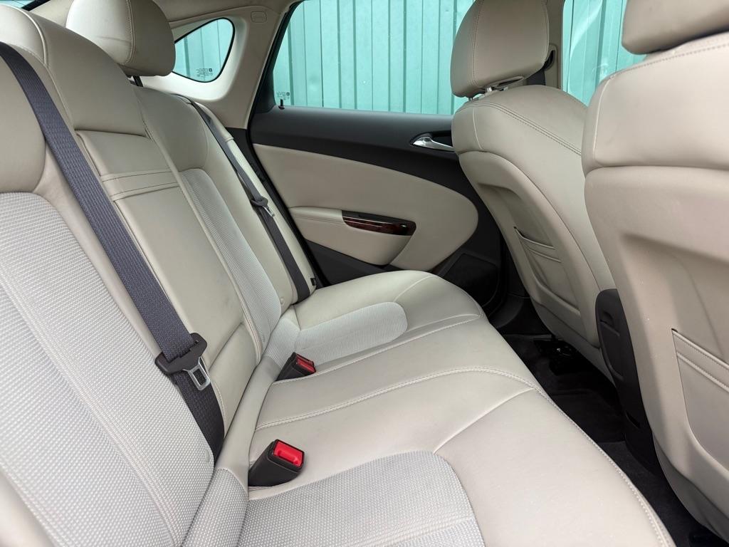 Buick Verano Base 2012