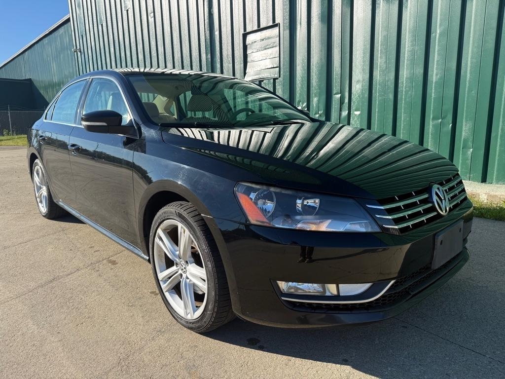 Volkswagen Passat 2.0L TDI SE MT 2013