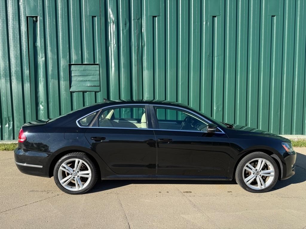 Volkswagen Passat 2.0L TDI SE MT 2013