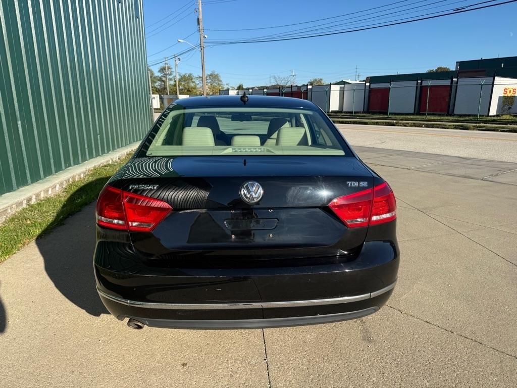 Volkswagen Passat 2.0L TDI SE MT 2013