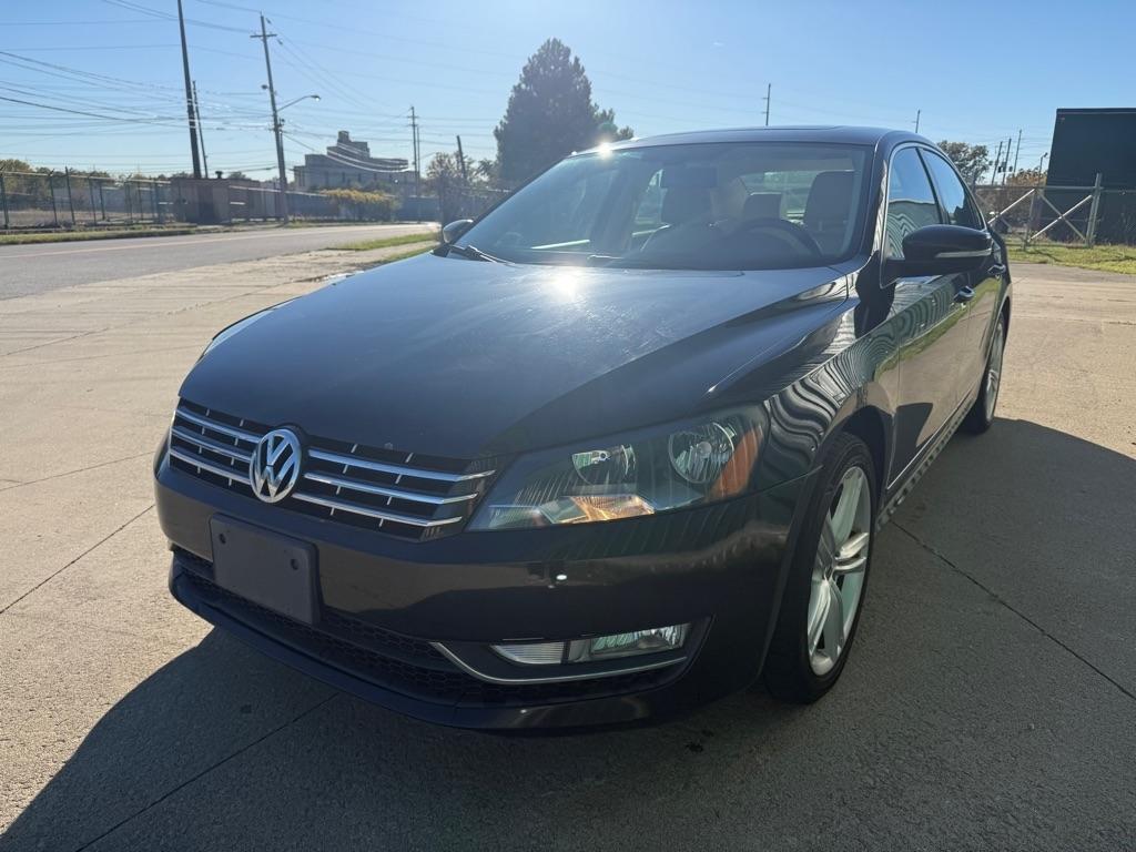 Volkswagen Passat 2.0L TDI SE MT 2013
