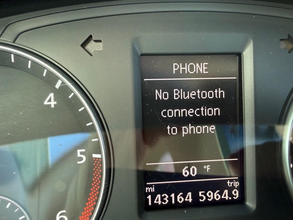 Volkswagen Passat 2.0L TDI SE MT 2013