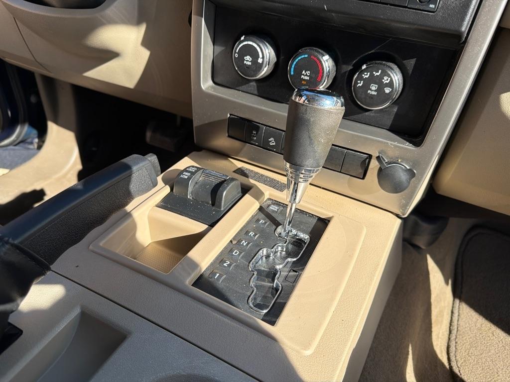 Jeep Liberty Sport 4WD 2012