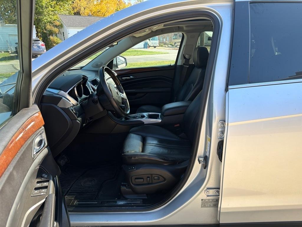 Cadillac SRX Luxury AWD 2012