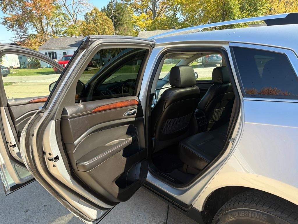Cadillac SRX Luxury AWD 2012