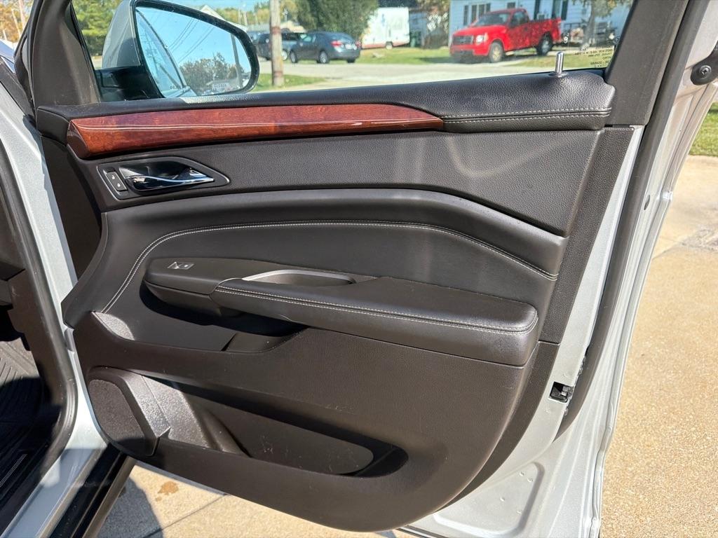 Cadillac SRX Luxury AWD 2012