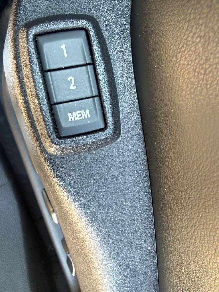 Cadillac SRX Luxury AWD 2012