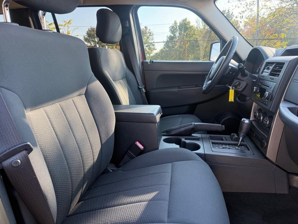 Jeep Liberty Sport 4WD 2012
