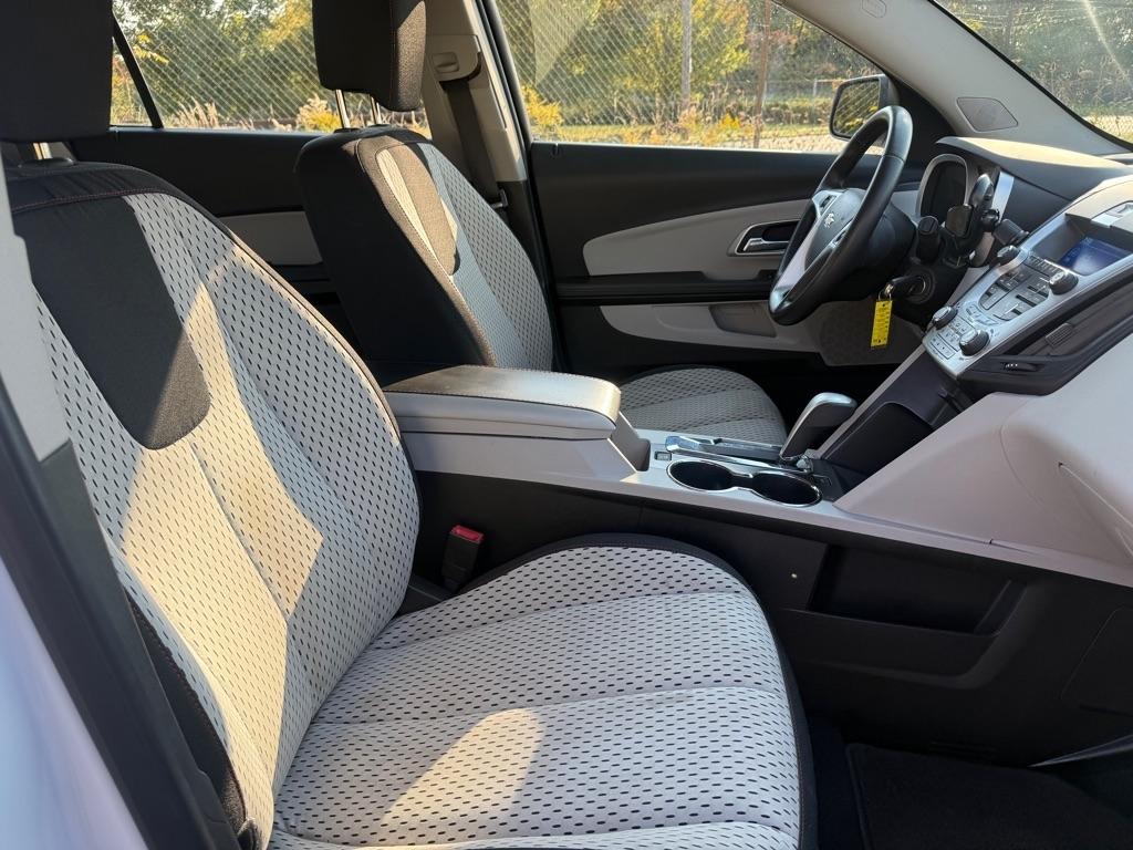 Chevrolet Equinox LS 2WD 2011