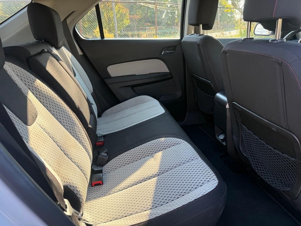 Chevrolet Equinox LS 2WD 2011