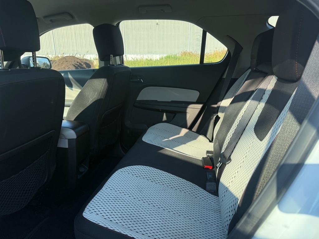 Chevrolet Equinox LS 2WD 2011