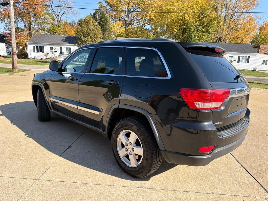 Jeep Grand Cherokee Laredo 2WD 2011