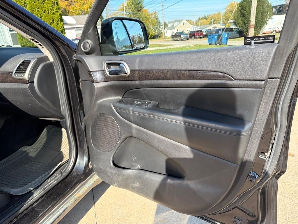 Jeep Grand Cherokee Laredo 2WD 2011
